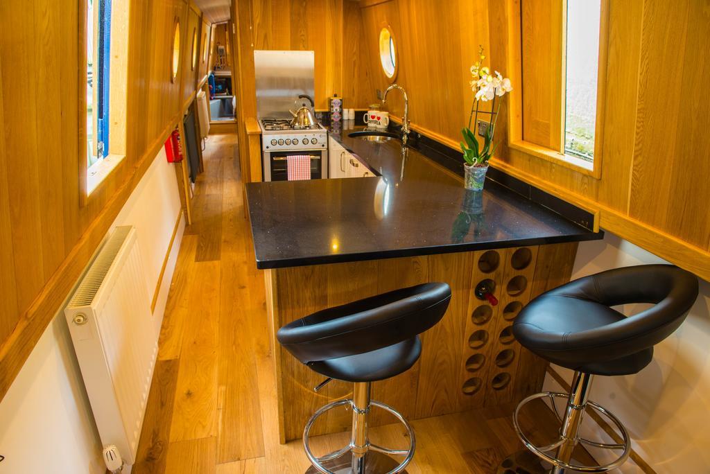 Narrowboat Puzzle Hotel Ely Buitenkant foto