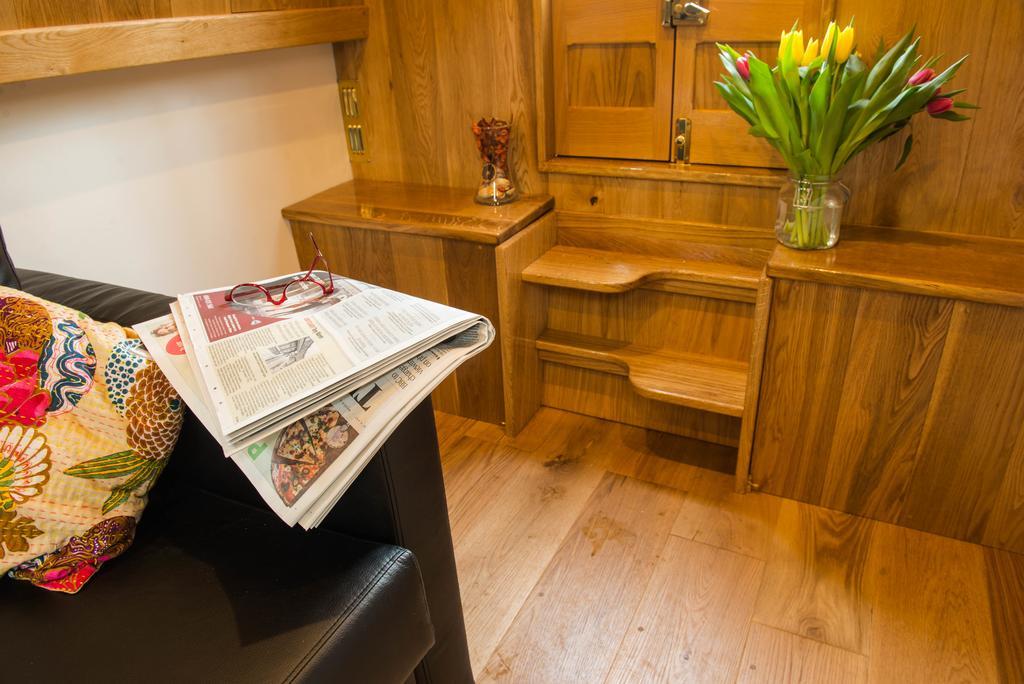 Narrowboat Puzzle Hotel Ely Buitenkant foto